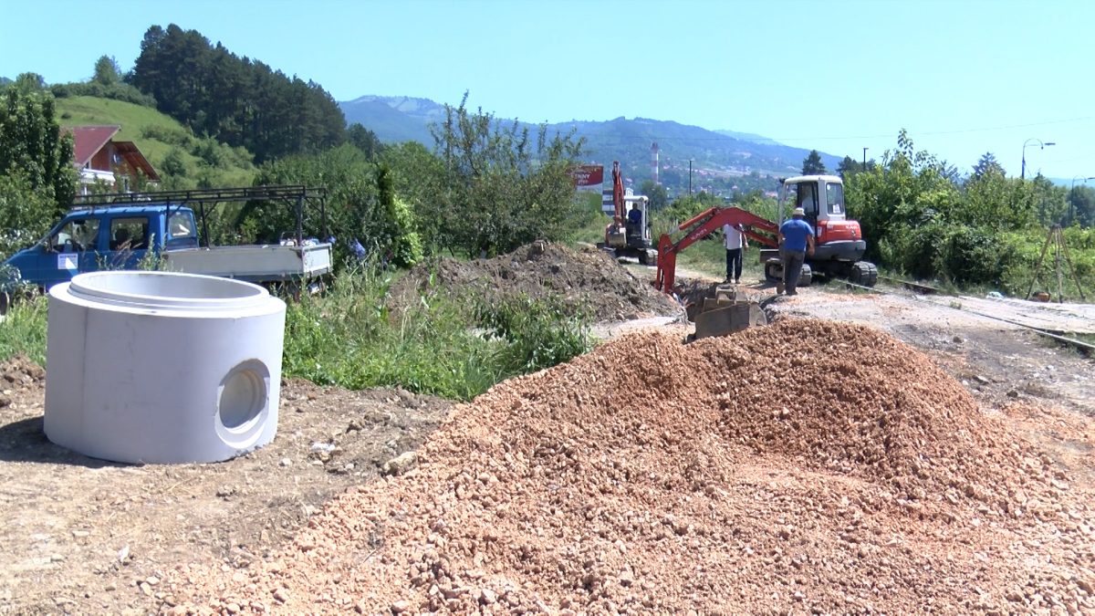 NASELJE  ROSULJE: U TOKU RADOVI NA IZGRADNJI KANALIZACIJE