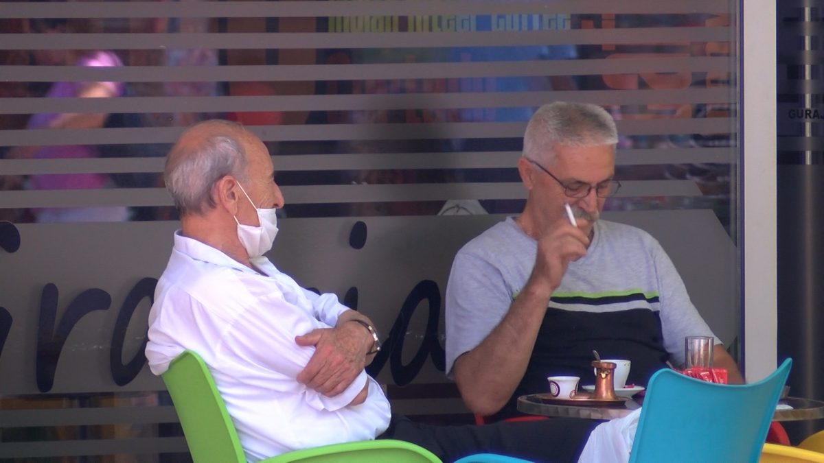 ŠTA VOGOŠĆANI MISLE O ZABRANI PUŠENJA NA OTVORENIM I ZATVORENIM MJESTIMA ZBOG KORONAVIRUSA?