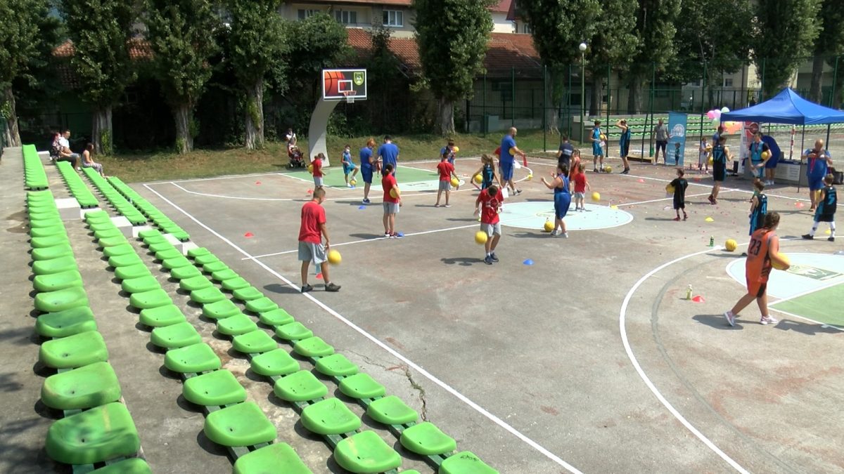 SVEČANO OTVORENO OBNOVLJENO KOŠARKAŠKO IGRALIŠTE