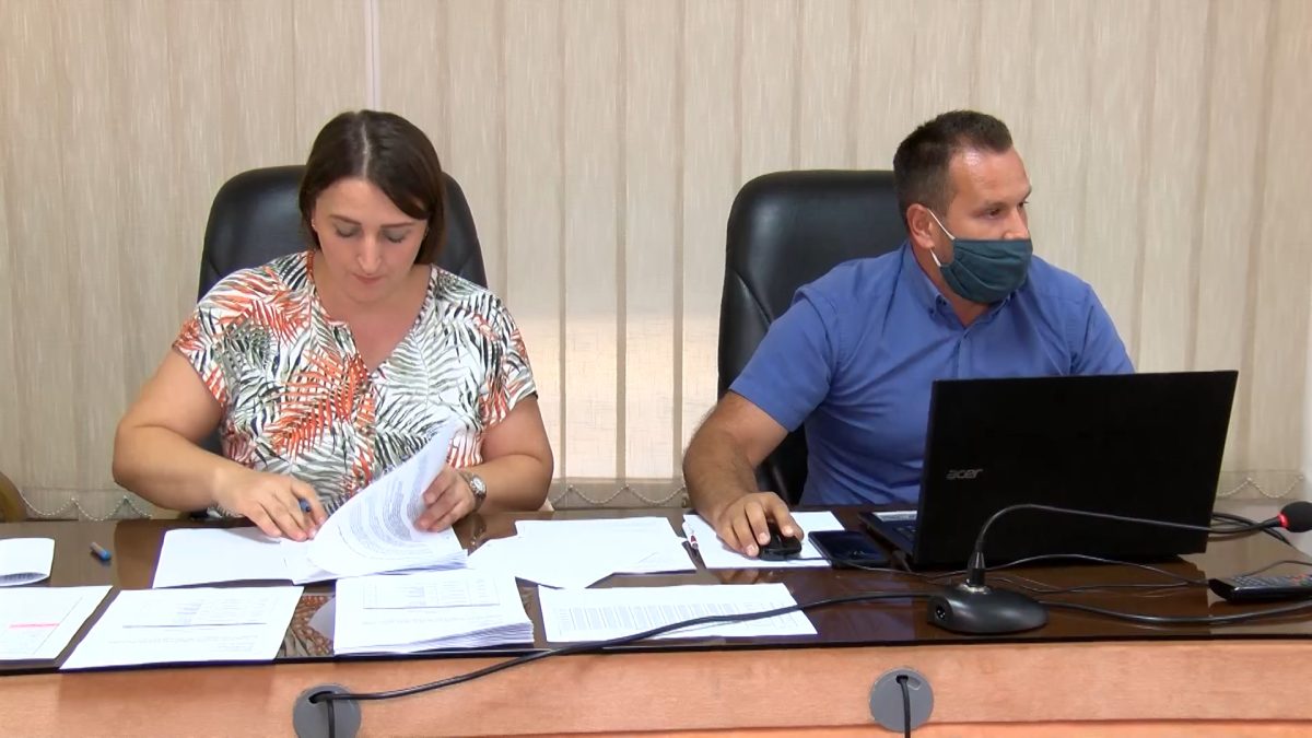 BIRAČI PROVJERAVAJU PODATKE U CENTRU ZA BIRAČKI SPISAK