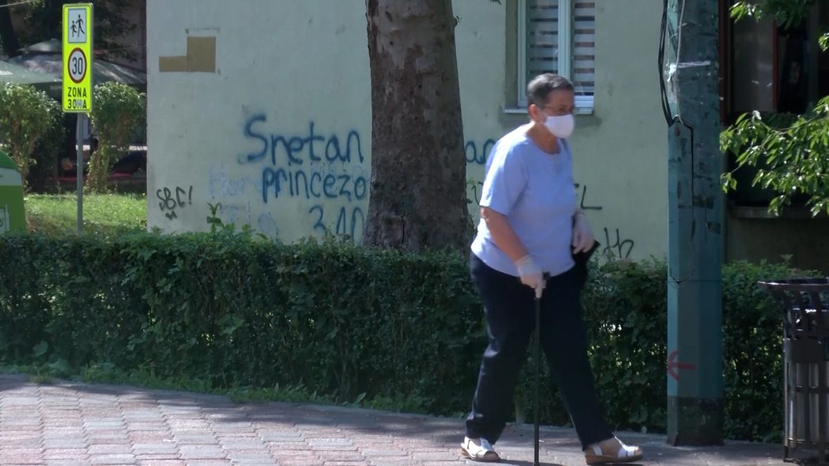 NOVI PROJEKAT OMLADINSKOG UDRUŽENJA „AKTIVA 2014“: ZAŠTITNE MASKE ZA PENZIONERE