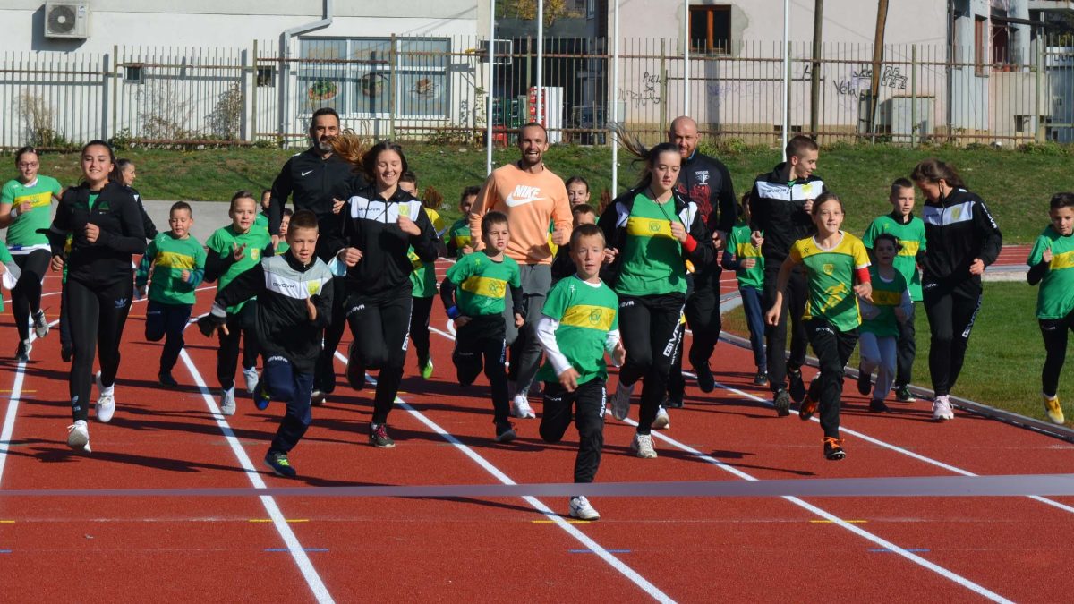 AMEL TUKA SVEČANO OTVORIO ATLETSKU STAZU U VOGOŠĆI