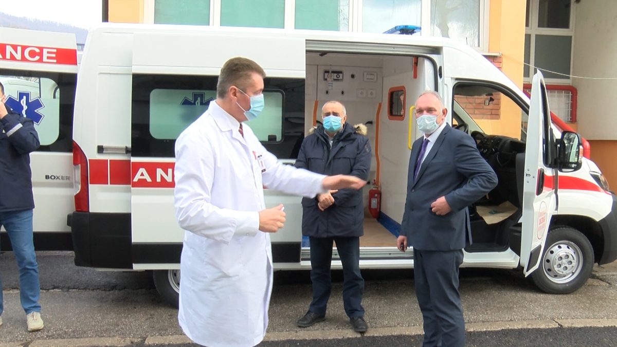 URUČENO NOVO SANITETSKO VOZILO ZA DOM ZDRAVLJA VOGOŠĆA