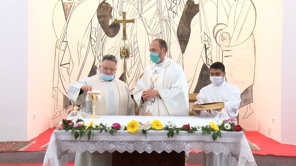 U CRKVI BLAŽENE MAJKE TEREZIJE SLUŽENA BOŽIĆNA MISA