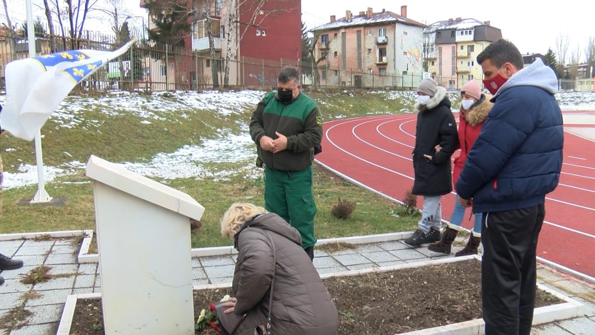 UZ POŠTIVANJE EPIDEMIOLOŠKIH MJERA OBILJEŽENA 28. GODIŠNJICA POGIBIJE VOGOŠĆANSKIH HEROJA HAKIJE MRŠE I REMZIJE VEJE