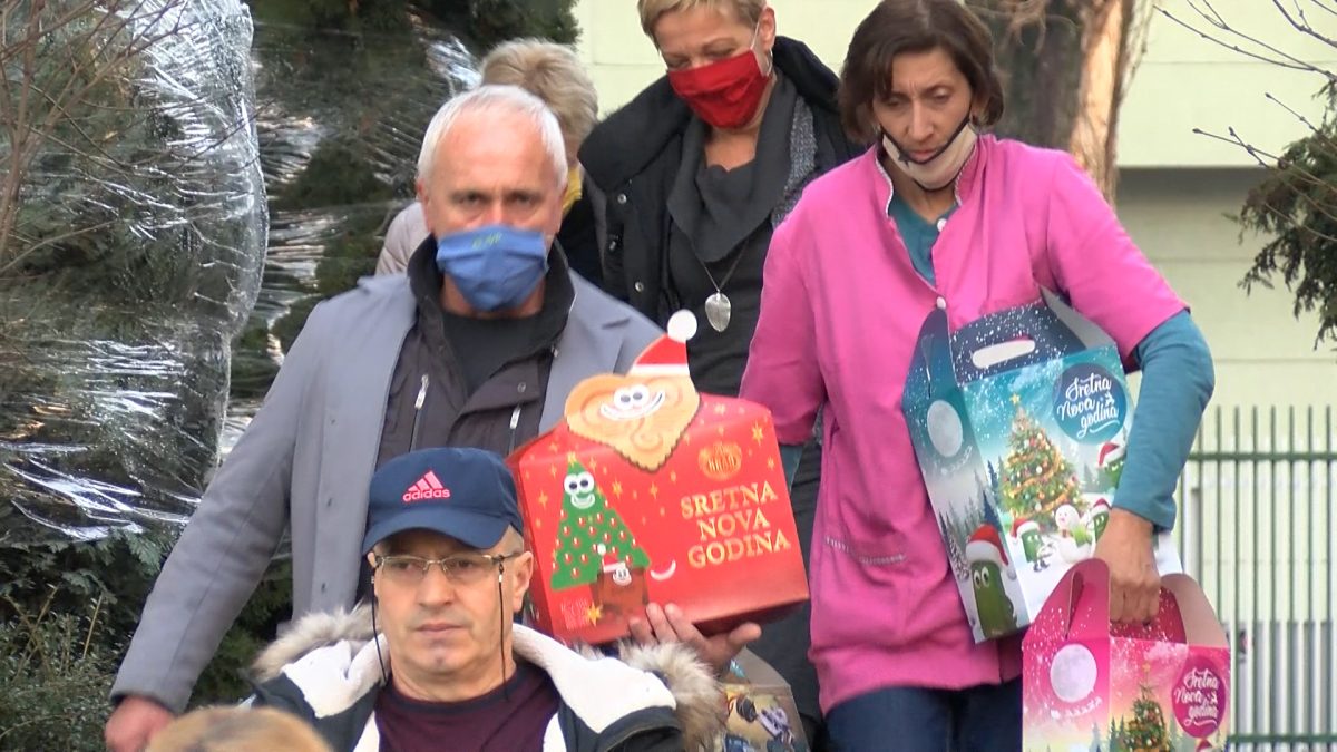UČENICI OŠ “MIRSAD PRNJAVORAC” OBEZBIJEDILI  PAKETIĆE ZA SREBRENIČKE OSNOVCE