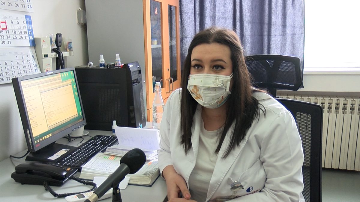 COVID CALL CENTAR U DOMU ZDRAVLJA VOGOŠĆA DNEVNO PRIMI OKO 200 POZIVA GRAĐANA