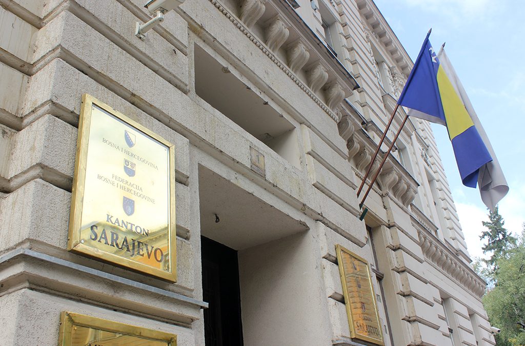 ODLUKA VLADE I KRIZNOG ŠTABA KS: ZBOG POGORŠANJA EPIDEMIOLOŠKE SITUACIJE TOKOM NAREDNOG VIKENDA ZABRANJEN RAD POSLOVNIH SUBJEKATA