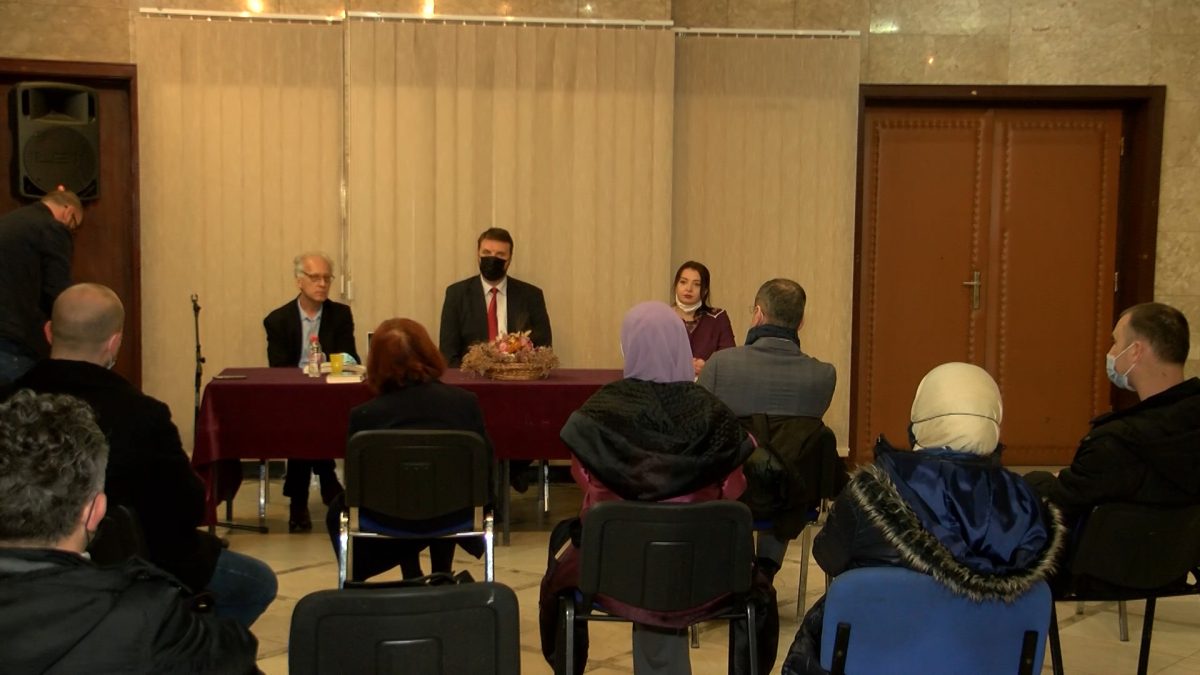 ADEM  PRAOTAC U NAMA – ROMAN PROMOVISAN U VOGOŠĆI