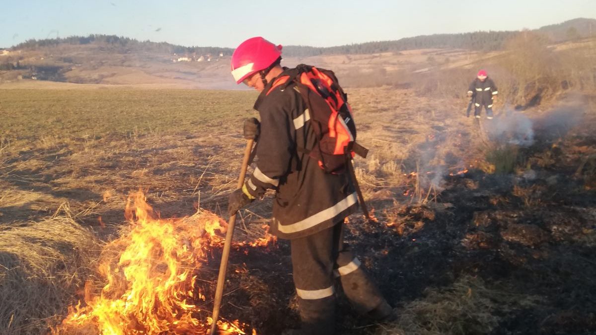 VOGOŠĆANSKI VATROGASCI VEĆ DANIMA GASE POŽARE NA OTVORENOM