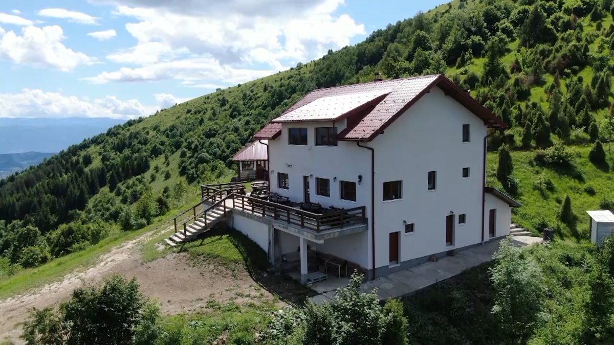 ANKETA: IDEMO LI U PLANINE?