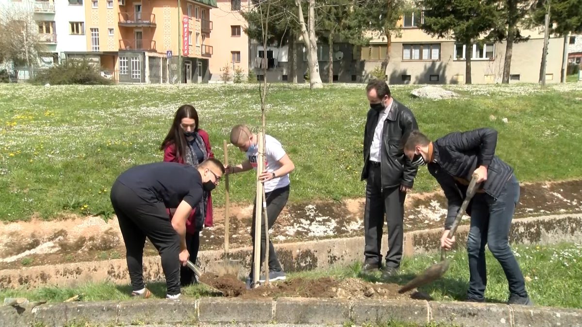 SADNJOM BAGREMA U SŠC VOGOŠĆA OBILJEŽEN DAN PLANETE ZEMLJE