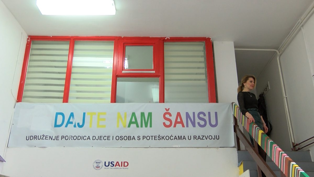 UDRUŽENJE „DAJTE NAM ŠANSU“ I U VOGOŠĆI ORGANIZOVALO SOS MOBILNI TIM