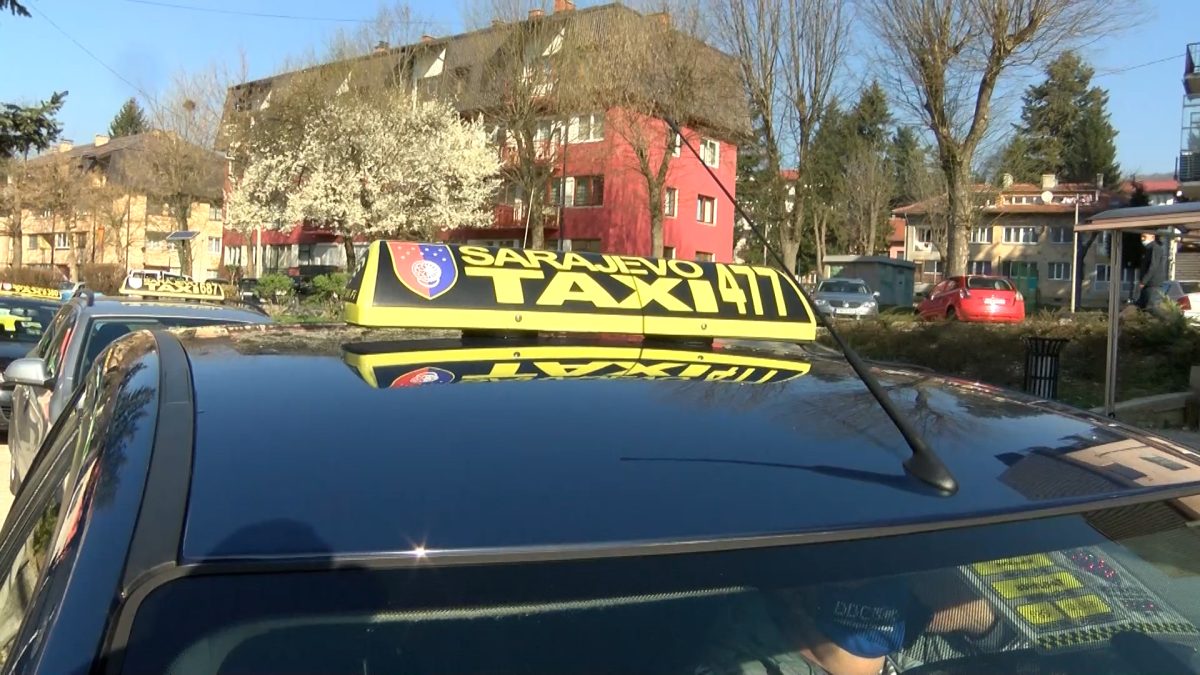 TAKSISTI U DOBA PANDEMIJE NA USLUZI SVOJIM SUGRAĐANIMA