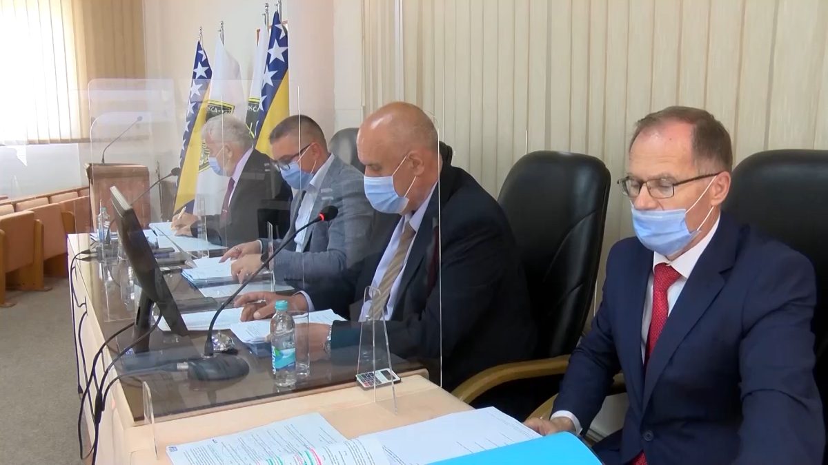 OPĆINSKO VIJEĆE VOGOŠĆA USVOJILO ODLUKE O REGISTRIMA IMENOVANIH I ZAPOSLENIH U KS