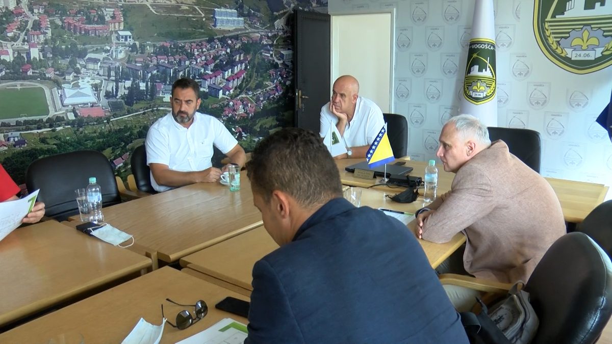 MINISTAR ZDRAVSTVA KS HARIS VRANIĆ POSJETIO OPĆINU VOGOŠĆA