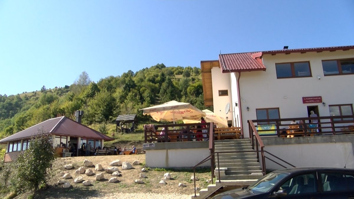 DOM NA MOTKI – PRELIJEPO ZDANJE I PRIRODA ZA ODMOR I DUŠU