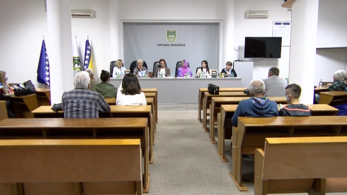 ODRŽANA PROMOCIJA KNJIGE “U ZAGRLJAJU SJEĆANJA” AUTORICE JASMINE HASANSPAHIĆ-ŠIJAK