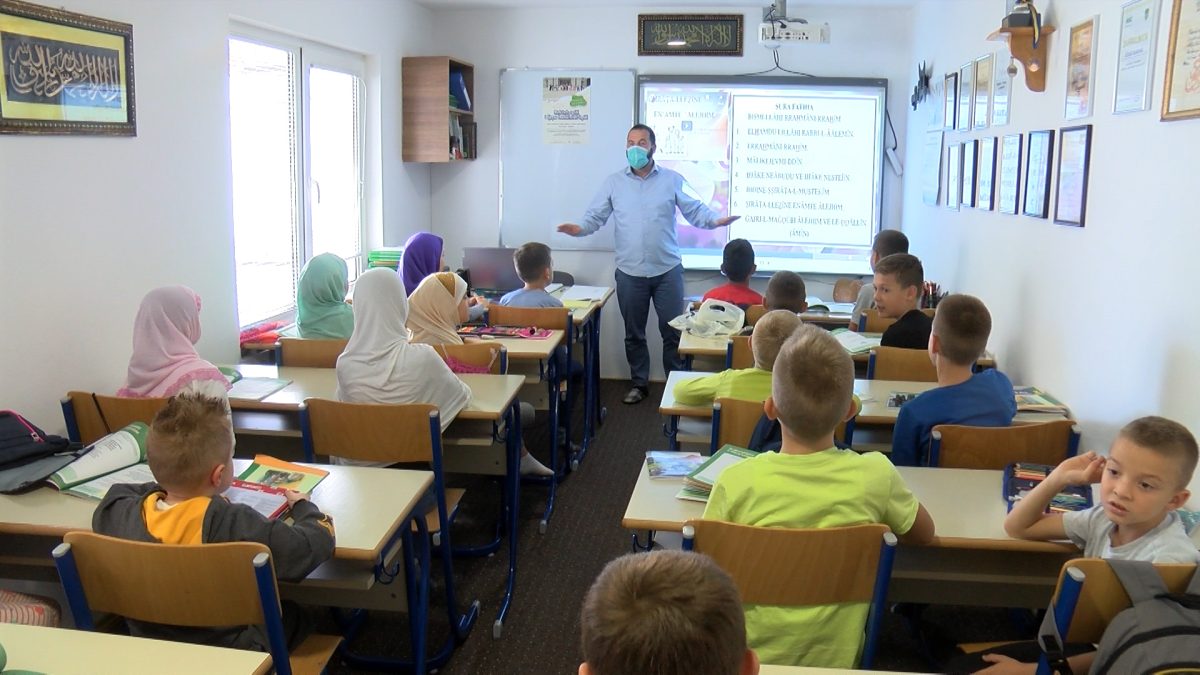 EKIPA TV VOGOŠĆA U POSJETI MEKTEBU U NASELJU BLAGOVAC