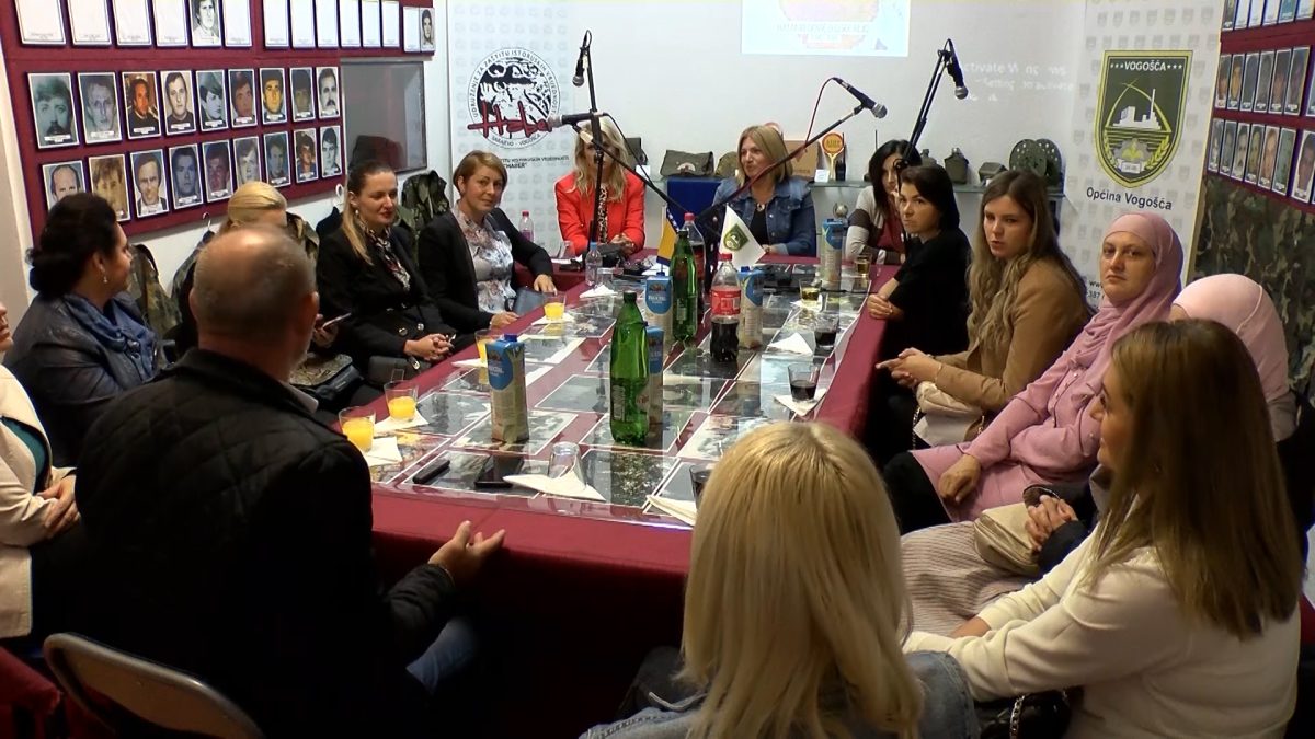 SPOMEN SOBU U VOGOŠĆI POSJETILE BROJNE DELEGACIJE