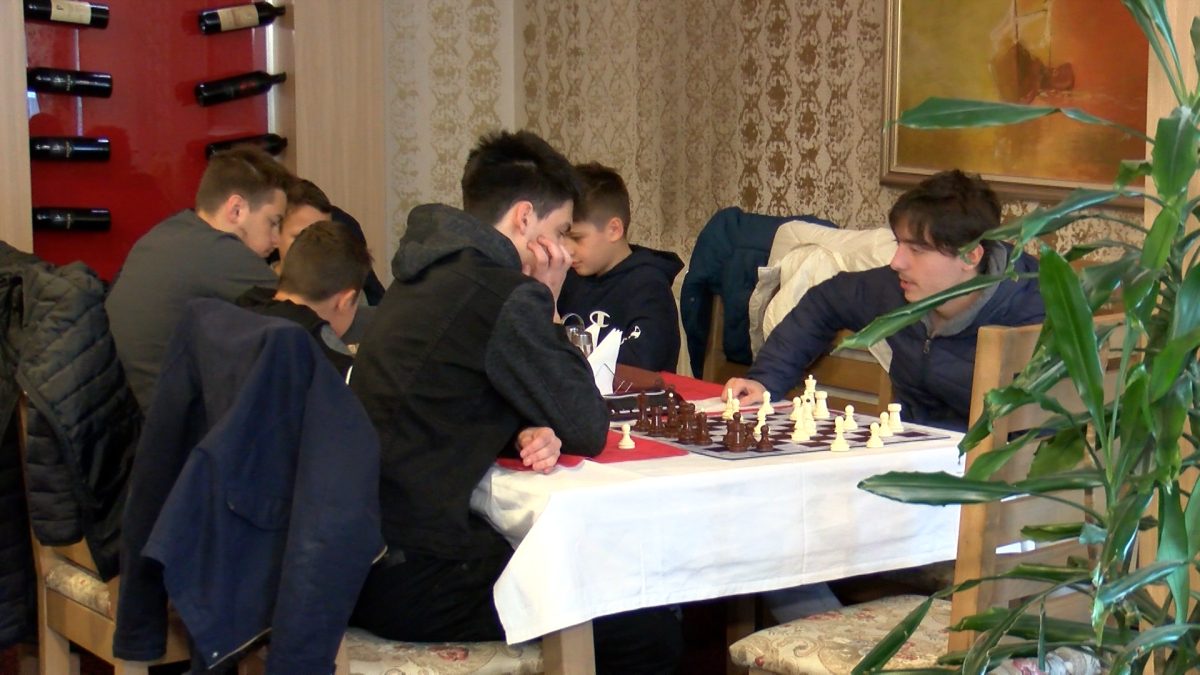 AHMED HUSIĆ POBJEDNIK ŠAHOVSKOG TURNIRA ODRŽANOG U VOGOŠĆI