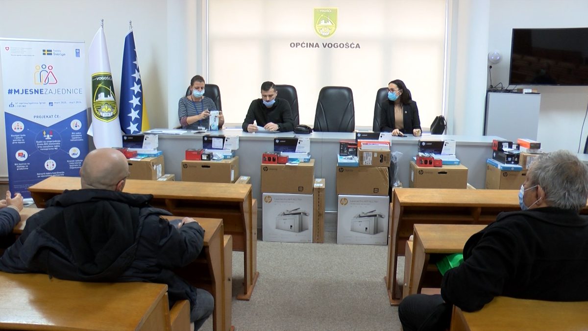 SVEČANO DODIJELJENA IT OPREMA MJESNIM ZAJEDNICAMA