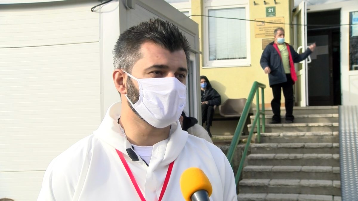 KAKO PREPOZNATI RAZLIKU IZMEĐU OMIKRONA, PREHLADE I GRIPE?