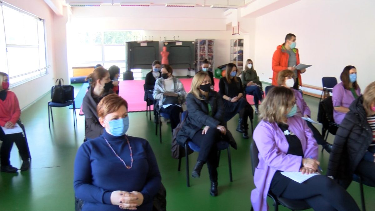 U OKVIRU PROJEKTA TABLA U OŠ „PORODICE EF. RAMIĆ“ U TOKU EDUKACIJSKI TRENINZI ZA NASTAVNIKE