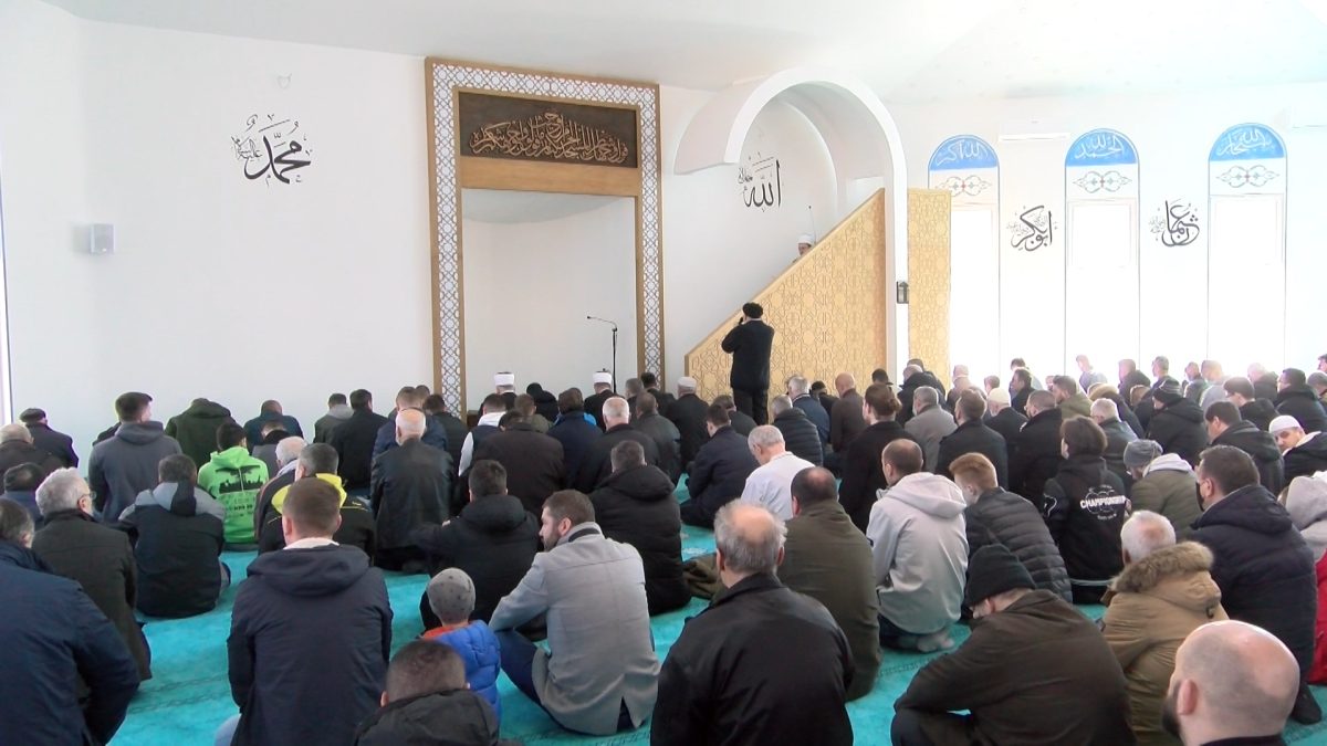 U ISLAMSKOM CENTRU U VOGOŠĆI HUTBU ODRŽAO NURDIN EF. GRAHIĆ IZ VLASENICE