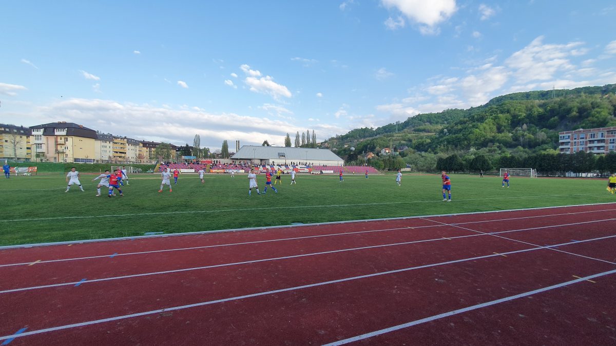KADETI, JUNIORI I SENIORI FK UNIS ODIGRALI UTAKMICE U SVOJIM LIGAMA