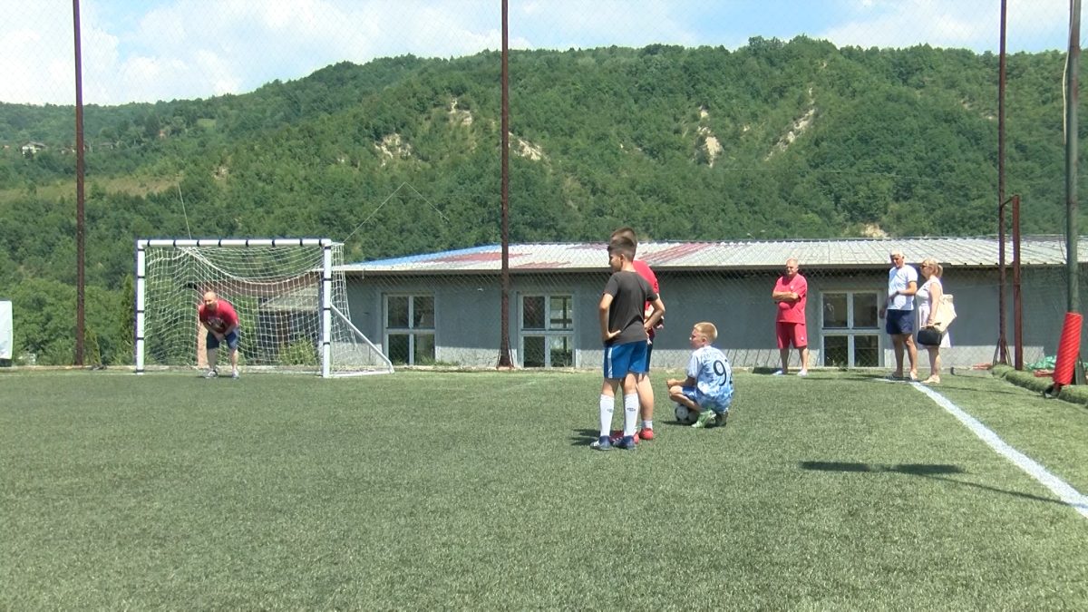 ČLANOVI MNK VOGOŠĆA TRENIRAJU U NOVOOTVORENOM SRC VOGOŠĆA