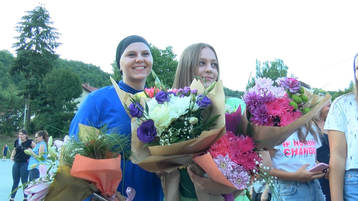 VIKTORIJANCI ORGANIZOVALI SVEČANI DOČEK ZA EMINU HAJDARPAŠIĆ