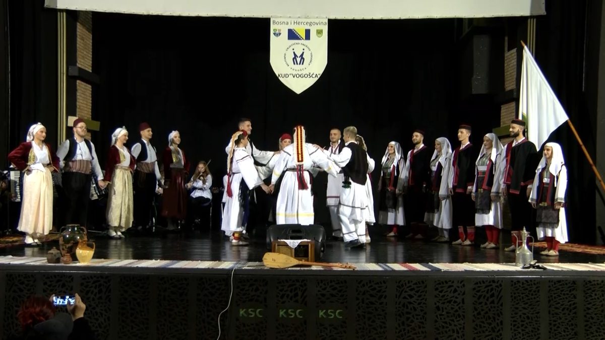 ČLANOVI KUD „VOGOŠĆA“ PUTUJU NA TURNEJU U ALBANIJU