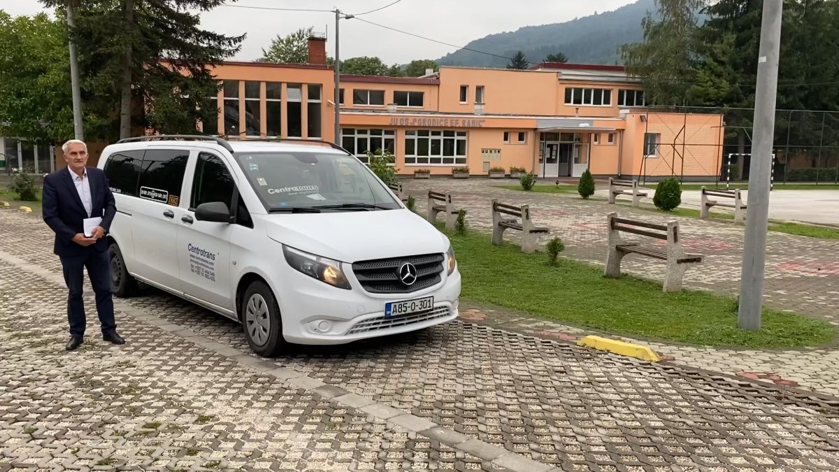 ZA UČENIKE IZ NASELJA KRIVOGLAVCI  OSIGURAN KOMBI PREVOZ