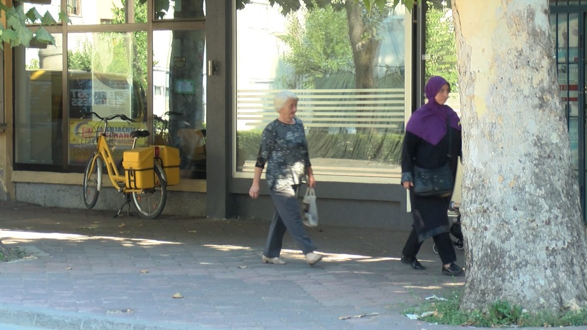 UZ JULSKE PENZIJE DANAS ISPLATA I JEDNOKRATNE POMOĆI U IZNOSU OD 100KM