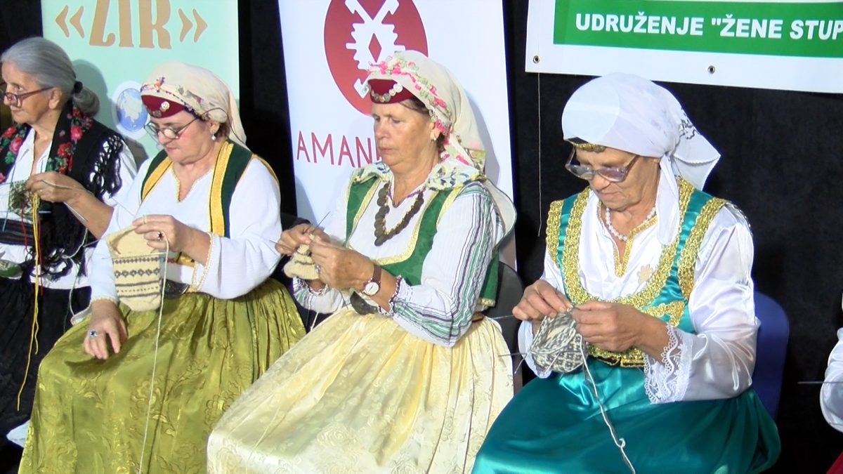 U ORGANIZACIJI UDRUŽENJA  „SAHAN“  U VOGOŠĆANSKOJ KINO SALI ODRŽAN TREĆI ETNO STREET ART FESTIVAL