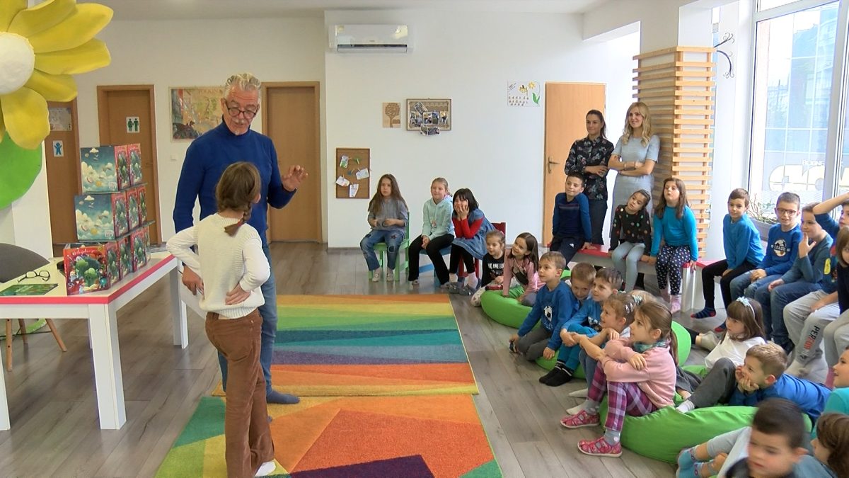 JOŠ JEDNO KNJIŽEVNO DRUŽENJE SA FAHRUDINOM KUČUKOM U EDUKATIVNOM CENTRU TETA PRIČALICA