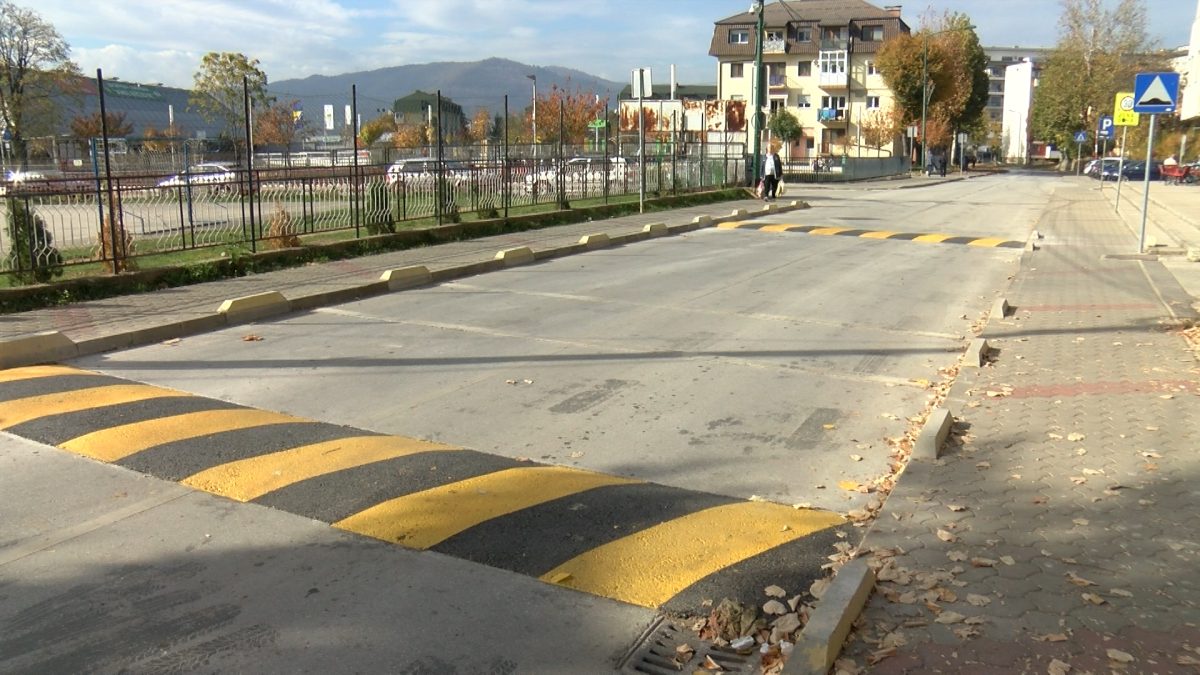 SIGURNOST UČENIKA U SAOBRAĆAJU: U BLIZINI OŠ “ZAHID BARUČIJA” POSTAVLJENI “LEŽEĆI POLICAJCI”