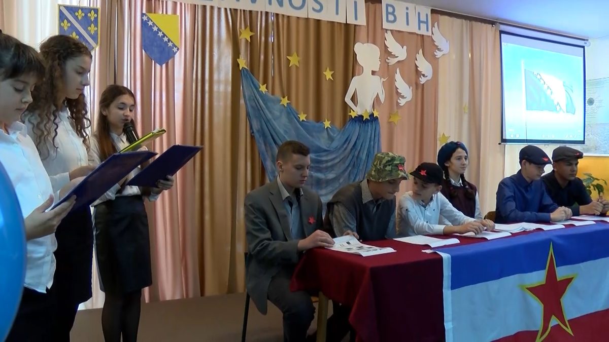 U OŠ “PORODICE ef. RAMIĆ” PRIREDBOM OBILJEŽEN DAN DRŽAVNOSTI