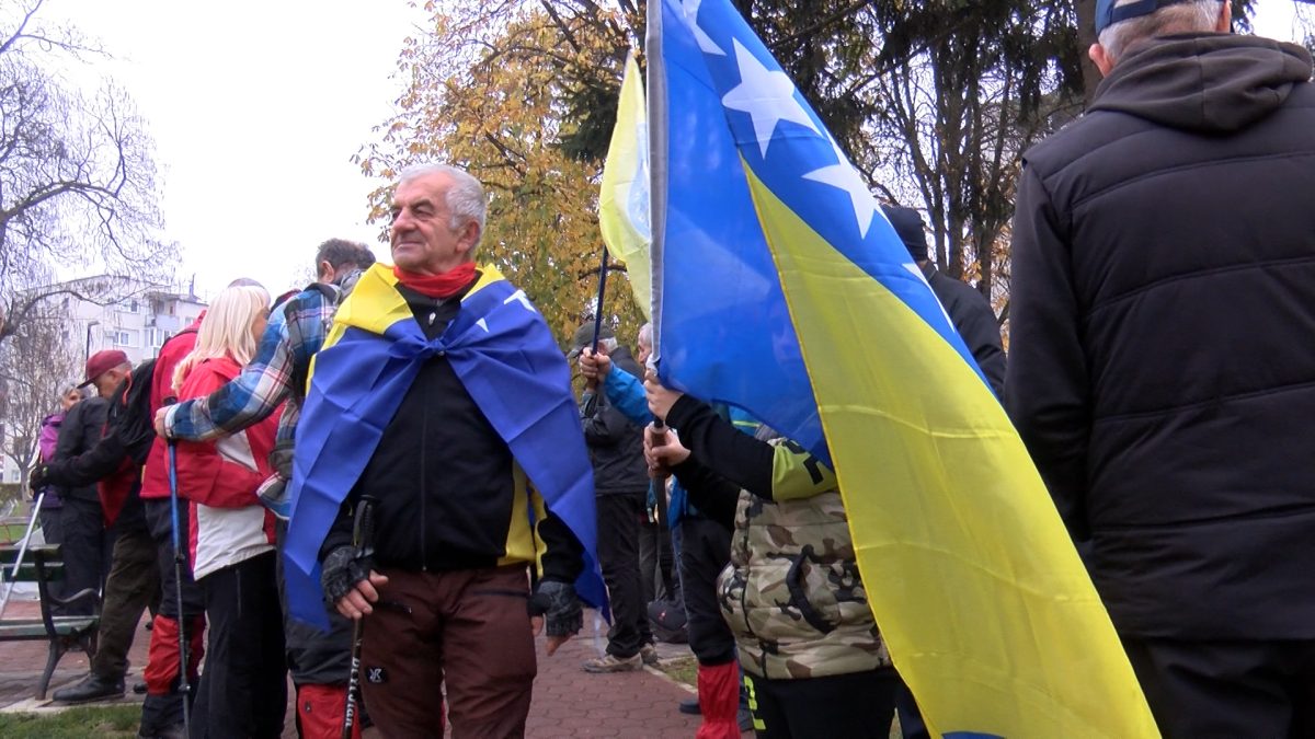 PLANINARI POHODOM NA MOTKU OBILJEŽILI 25. NOVEMBAR -DAN DRŽAVNOSTI BiH