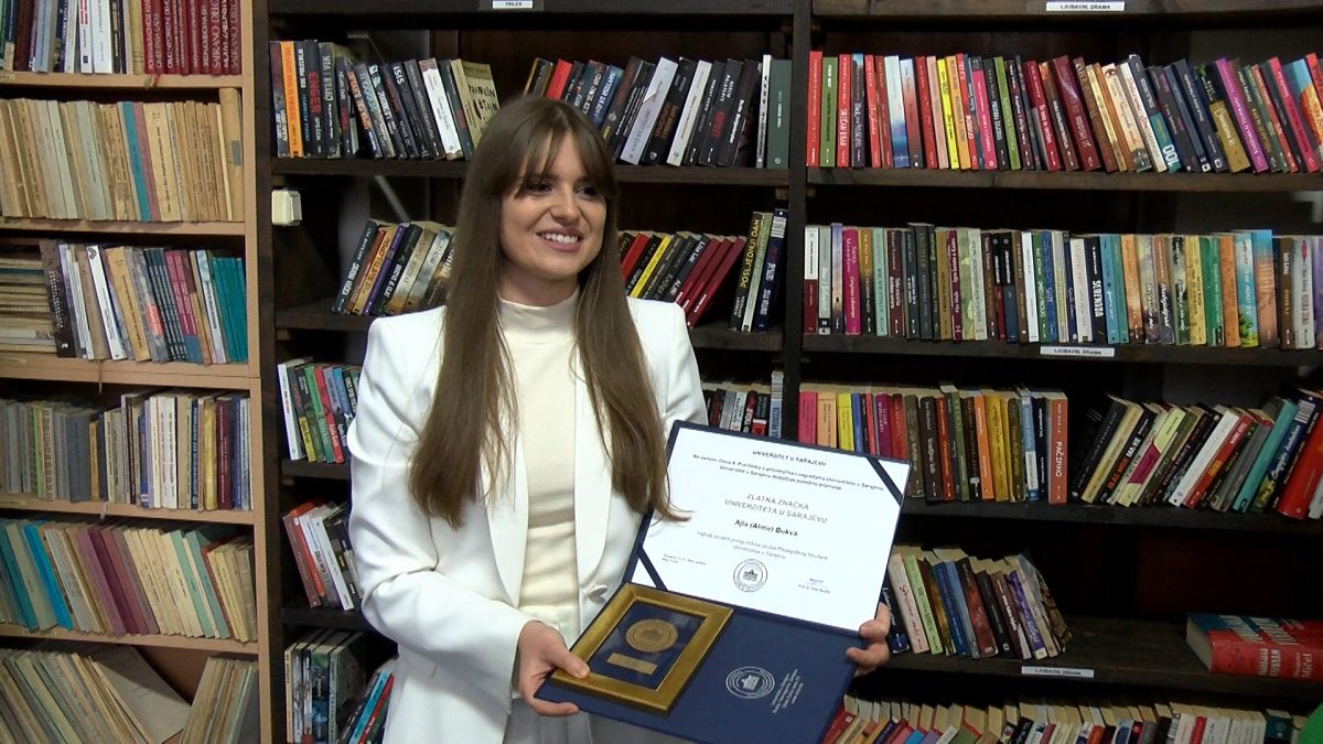 VOGOŠĆANKA AJLA BUKVA DOBITNICA ZLATNE ZNAČKE UNIVERZITETA U SARAJEVU