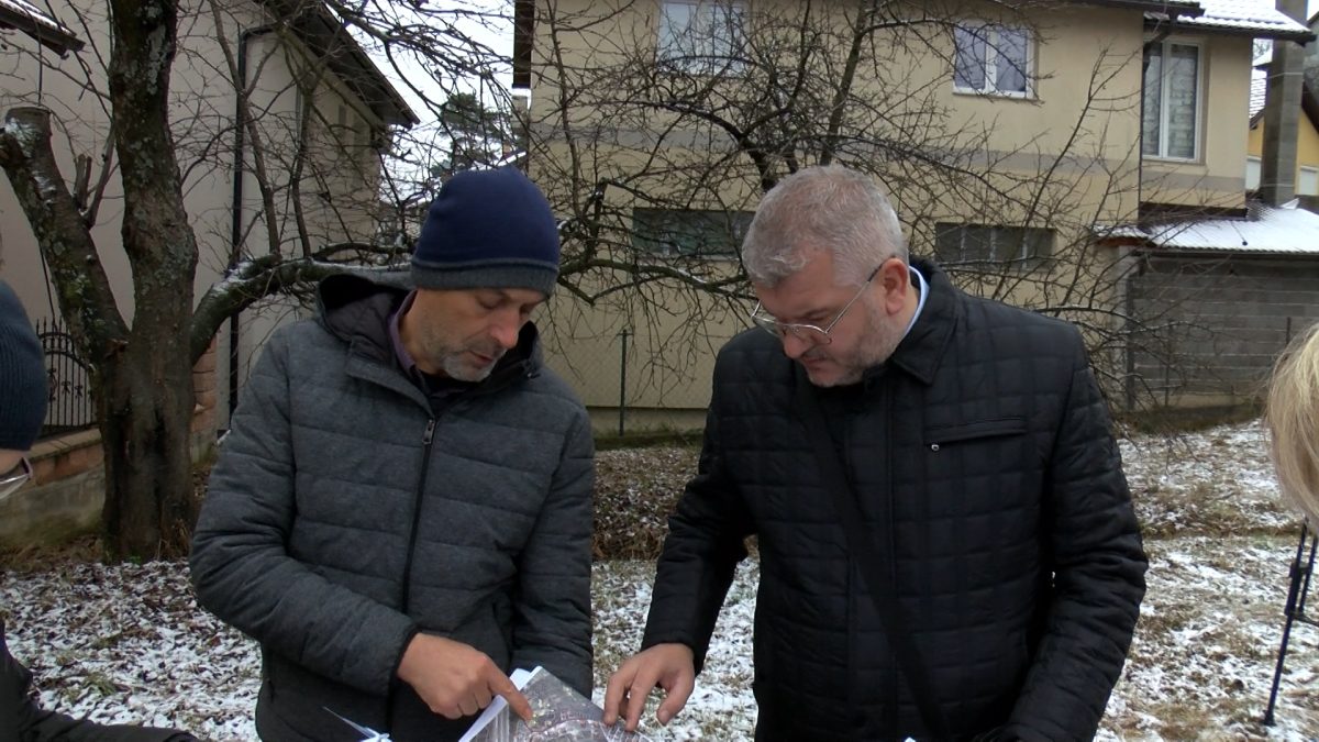 V.D. NAČELNIKA OPĆINE VOGOŠĆA MIGDAD HASANOVIĆ OBIŠAO TRASU RADOVA NA SANACIJI KLIZIŠTA „SVRAKE IV“