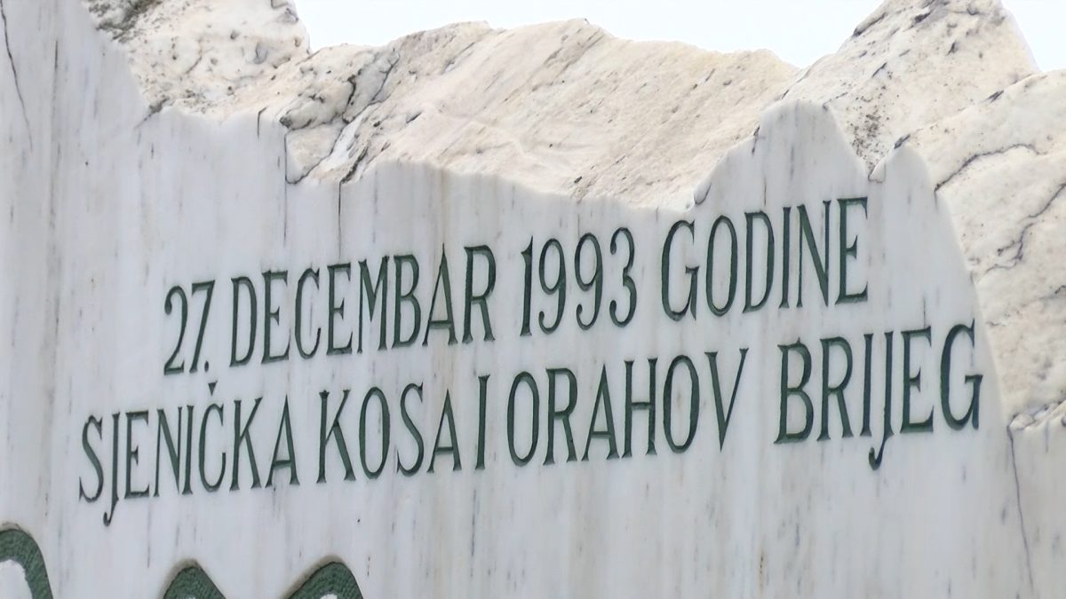 KOD SPOMENIKA NA SJENIČKOJ KOSI SUTRA ĆE BITI OBILJEŽENA 29. GODIŠNJICA BITKE ZA ORAHOV BRIJEG I SJENIČKU KOSU
