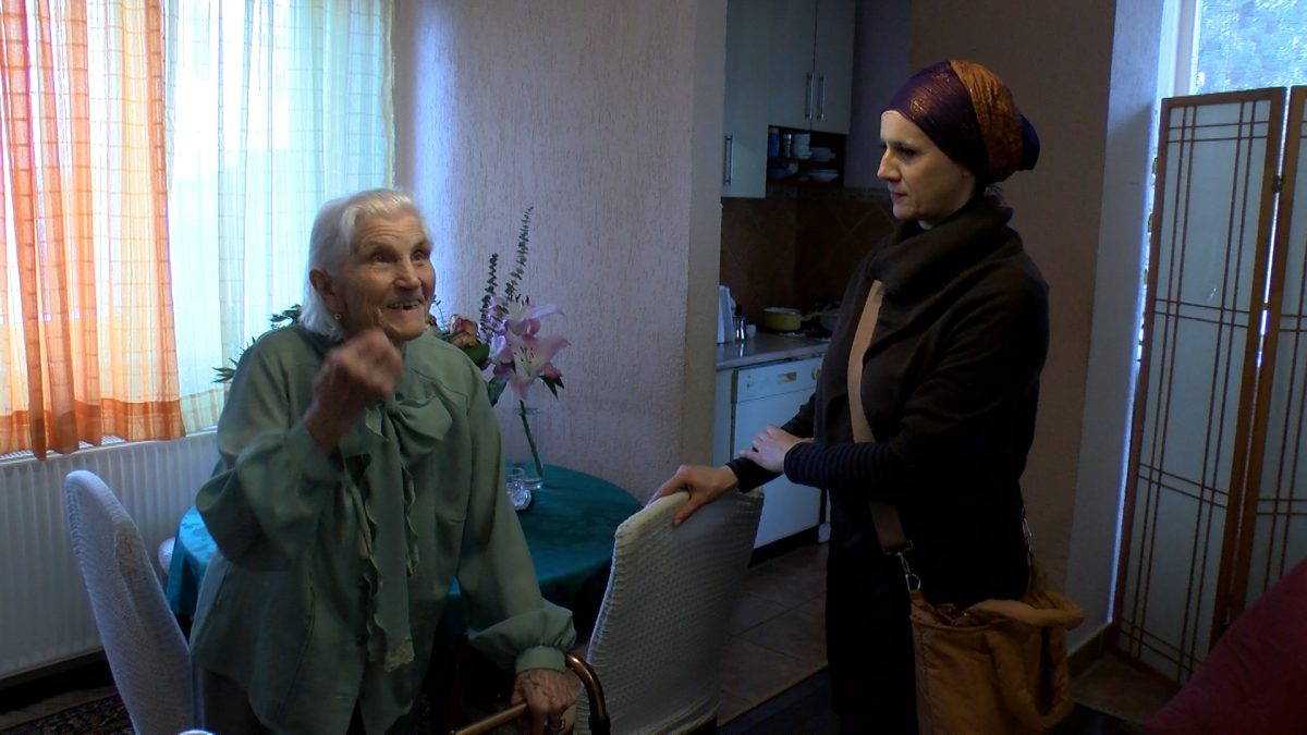 DOŽIVJETI STOTU – ĆAZIMA ĆERIMAGIĆ, NAJSTARIJA VOGOŠĆANKA, PROSLAVILA STOTI ROĐENDAN