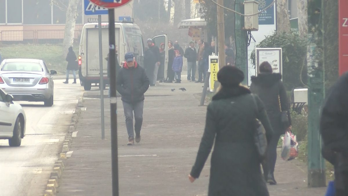 ZBOG MAGLE I SMOGA ZRAK U VOGOŠĆI SVE ZAGAĐENIJI