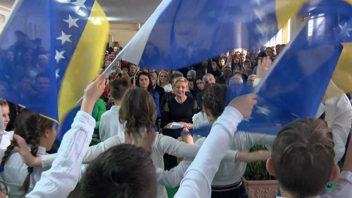 UČENICI OŠ “MIRSAD PRNJAVORAC” OBILJEŽILI 1. MART – DAN NEZAVISNOSTI NAŠE DOMOVINE