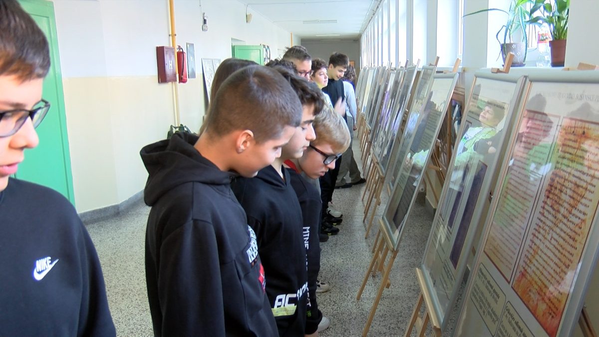 POVODOM MEĐUNARODNOG  DANA MATERNJEG JEZIKA  U OŠ „MIRSAD PRNJAVORAC“  OTVORENA IZLOŽBA „SLOVOM O SLOVU: TRAGOVIMA BOSANSKE PISMENOSTI“