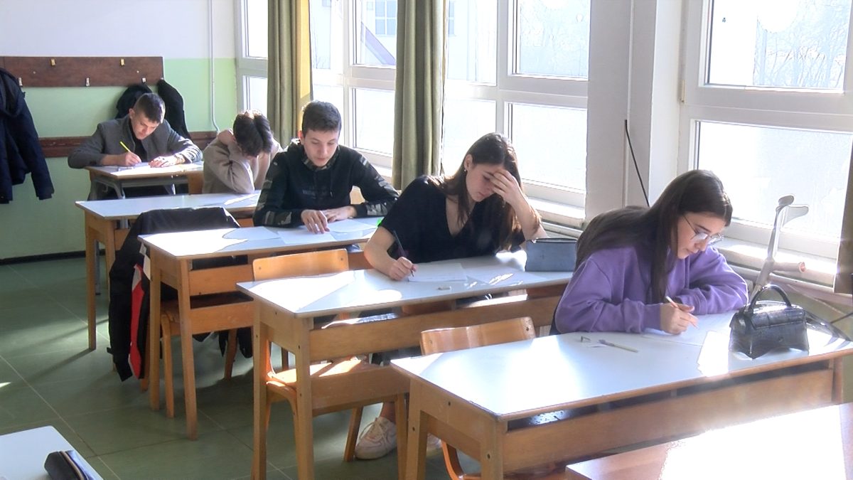 U PROSTORIJAMA OŠ „PORODICE EF. RAMIĆ“ ODRŽANO OPĆINSKO TAKMIČENJE IZ MATEMATIKE