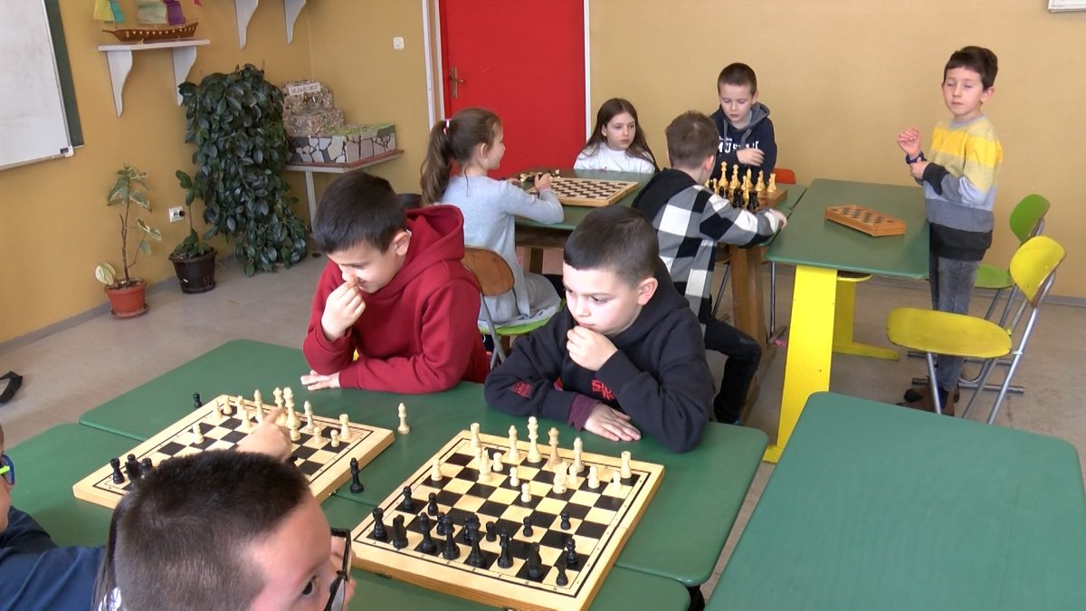 ŠAHISTI OŠ “ZAJKO DELIĆ” USPJEŠNI NA KANTONALNOM ŠAHOVSKOM TAKMIČENJU