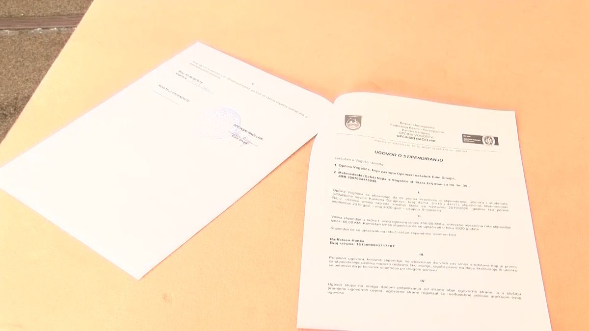 U OPĆINI VOGOŠĆA SUTRA POTPISIVANJE UGOVORA O STIPENDIJAMA ZA UČENIKE I STUDENTE
